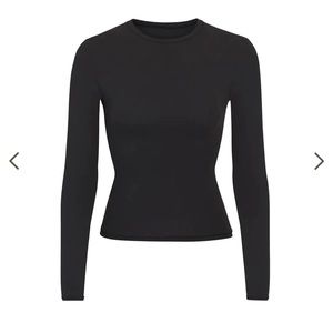 NWOT Skims Fits Everybody Long Sleeve Tee Onyx